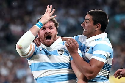 Julián Montoya celebra su try ante Francia