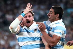 Julián Montoya celebra su try ante Francia