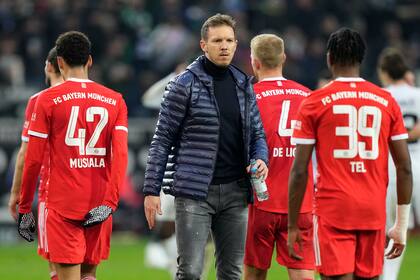 Julian Nagelsmann, técnico de Bayern Munich, indignado porque un medio publicó información que solo les había dado a sus jugadores