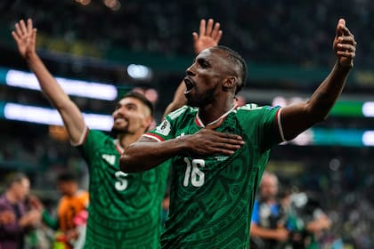 Julián Quiñones, autor de uno de los goles de México ante Ecuador