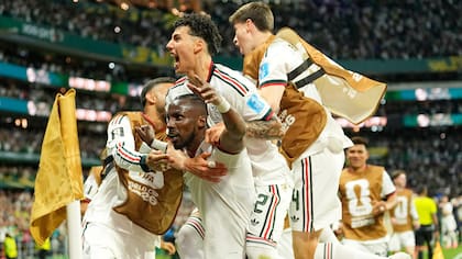 Julián Quiñones marcó el segundo gol de México ante República Checa en el partido por el grupo A