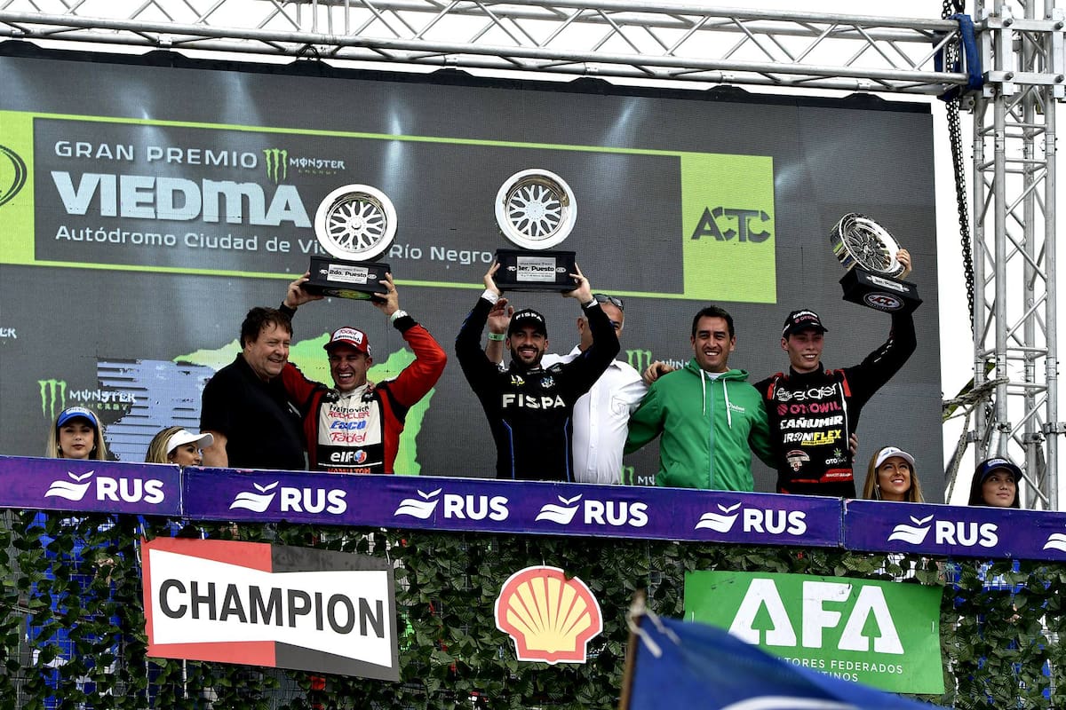 Julián Santero junto a Mariano Werner y Marcos Quijada, el podio en la segunda fecha del TC en Viedma