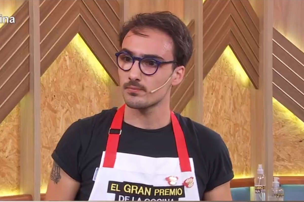 Julián, sobrepasado por las tareas de la cocina, le respondió bruscamente a Juan Marconi, el coconductor del programa