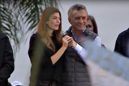 Juliana Awada junto a Mauricio Macri en Corrientes