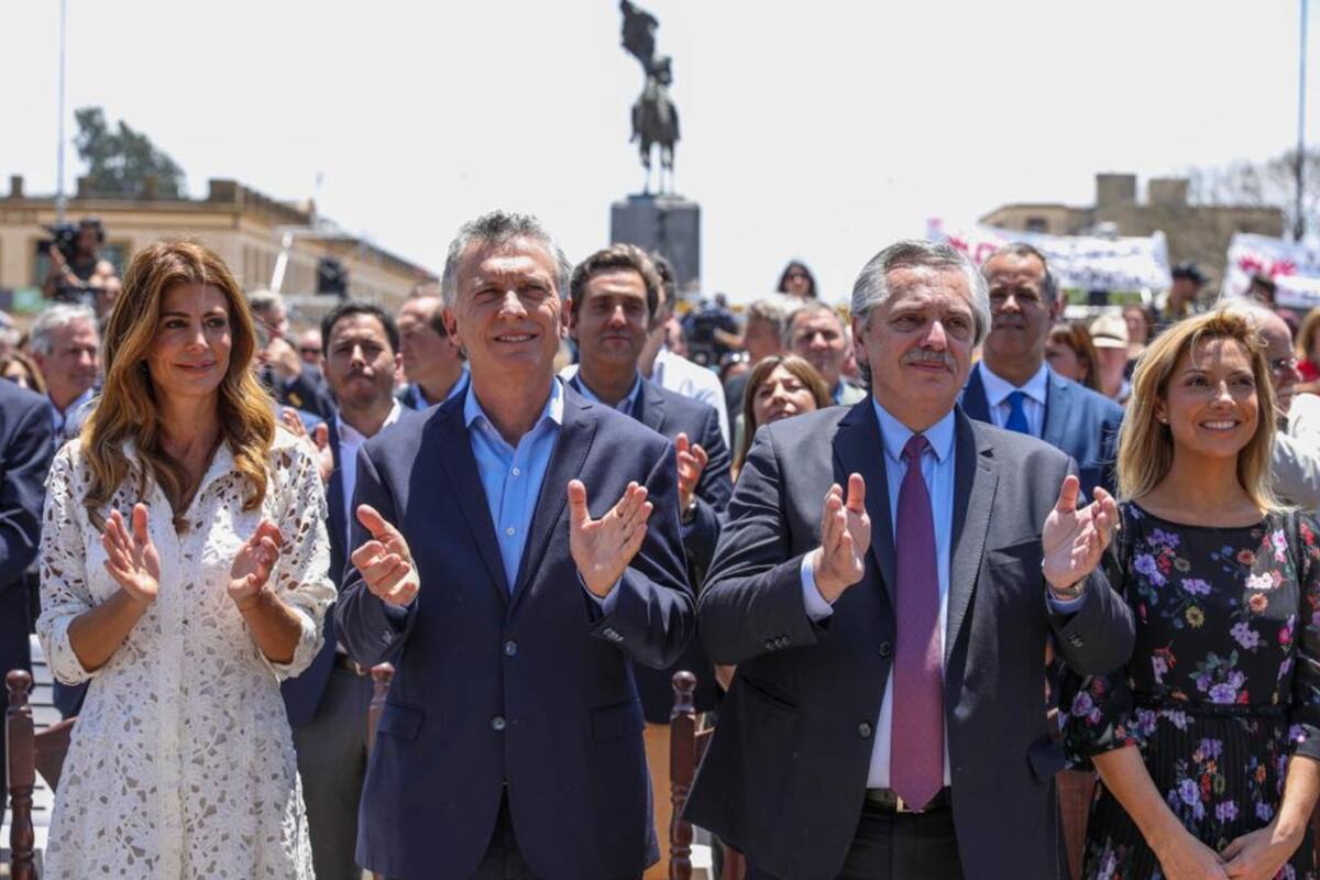 Juliana Awada, Mauricio Macri, Alberto Fernández y Fabiola Yañez