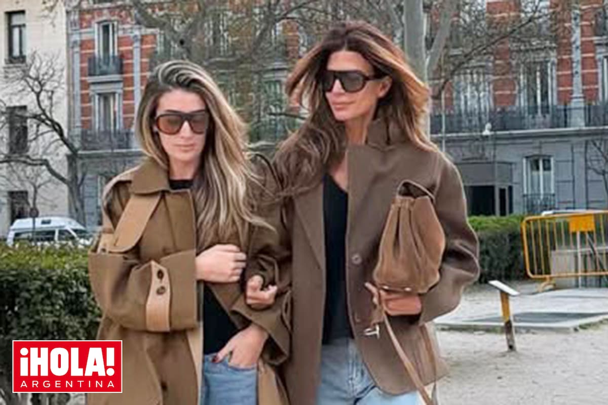 Juliana y su hija Valentina pasean por Madrid