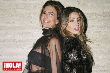 Juliana y "Tini" coordinaron sus looks cromáticamente y se fotografiaron antes de entrar a la comida de Dior