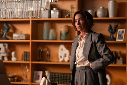 Julianne Nicholson como Samantha Redmond, al frente de la investigación policial