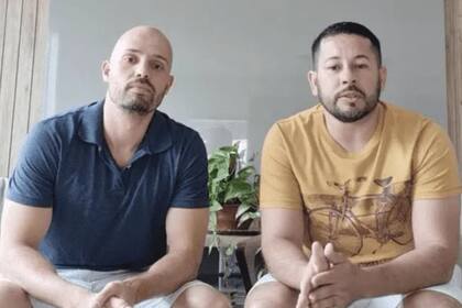 Juliano Peixoto de Pina y Johnatan Pereira de Araújo estuvieron seis años en lista de espera para poder adoptar hasta que Aurora llegó a su familia