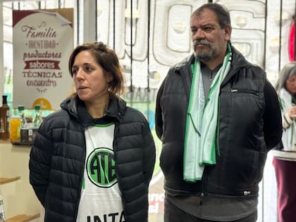 Julieta Boedo, delegada de ATE en INTA y Flavio Vergara, Secretario de Convenios Colectivos de trabajo de ATE Nacional