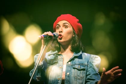 Julieta Díaz debuta como cantante con "Beso"