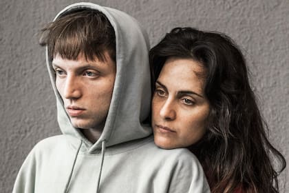 Julieta Díaz protagoniza Precoz, junto a Tomás Wicz, dirigidos por Lorena Vega