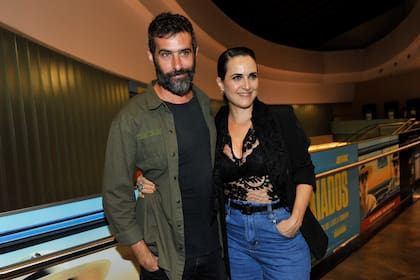 Julieta Díaz y su actual pareja, el ilustrador Gervasio Troche, con quien se dejó ver en el preestreno de su última película, Asfixiados