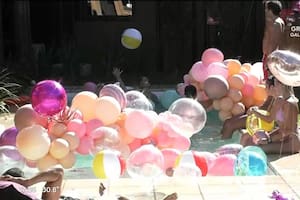 Julieta festejó su cumpleaños con una gran pool party (Captura video)