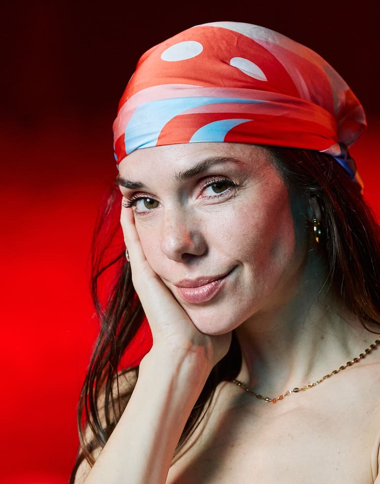 Julieta Nahir Calvo habló con LA NACION sobre su trabajo en el musical Annie, su maternidad y su futura boda con el empresario gastronómico Andrés Rolando