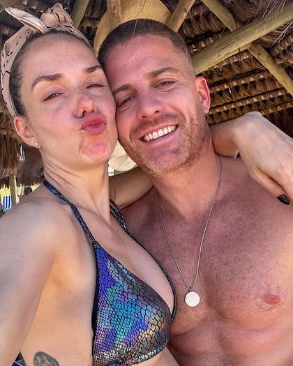 Julieta Nair Calvo y Andrés Rolando, muy enamorados
