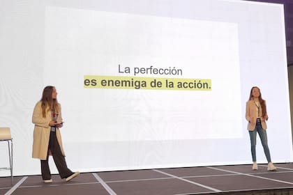 Julieta Porta y Paz Álvarez, con quien dio una charla en el Campus Summit la semana pasada