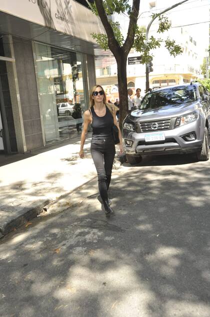 Julieta Prandi en el velatorio de Gerardo Rozin en Cocheria Caramuto, en el barrio Almagro