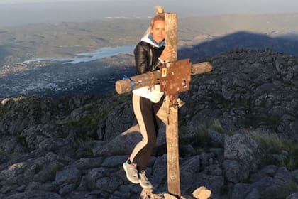 Julieta Prandi hizo cumbre en el Uritorco.