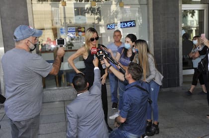 Julieta Prandi presente en el velatorio de Gerardo Rozín