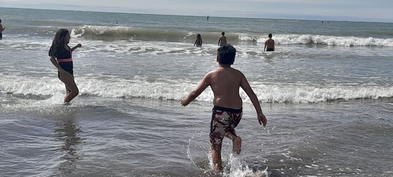 Julieta vive con sus hijos Tiziano, de 14, y Naomi, de 11