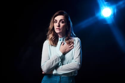 Julieta Zylberberg en el unipersonal Prima facie, donde interpreta a una abogada de personalidad fuerte, que se ve obligada a tomar el lugar de la víctima