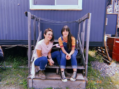 Julieta Zylberberg y Rochi Hernández en el rodaje de Night Sky