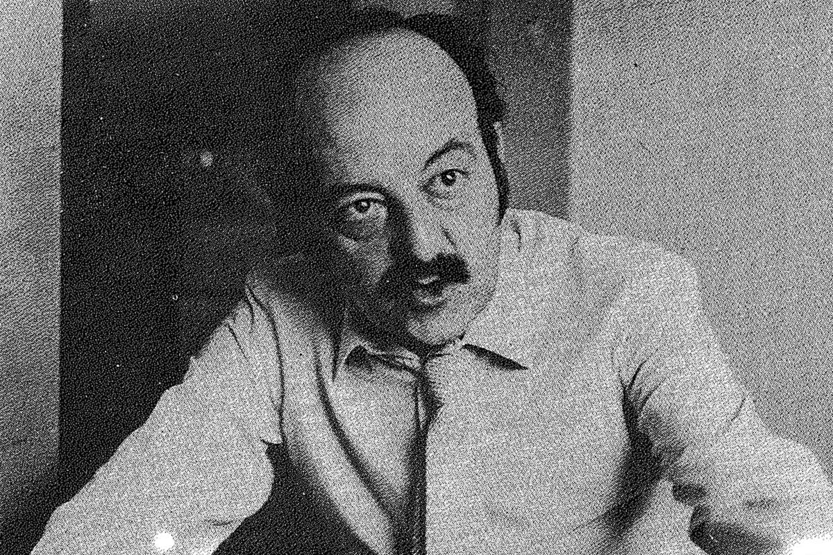 Julio Bárbaro inició su activismo político en 1960 mientras trabajaba como taxista y estudiaba Ciencias Políticas en la Universidad del Salvador