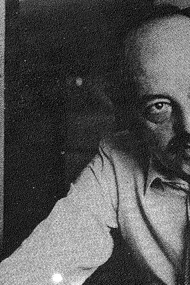 Julio Bárbaro inició su activismo político en 1960 mientras trabajaba como taxista y estudiaba Ciencias Políticas en la Universidad del Salvador