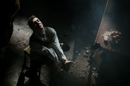 Julio Bocca en una escena del videoclip del tema "Mi ausencia", de NTVG