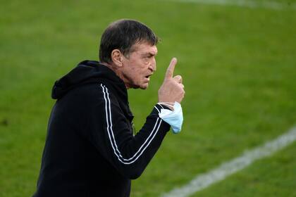 Julio César Falcioni, DT del conjunto de Avellaneda, analizó que a su equipo le falta mejorar su desempeño en los metro finales de la cancha