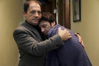 Julio Chávez y Benjamín Vicuña en Farsantes, una trama que mostró la atracción irresistible entre sus protagonistas masculinos