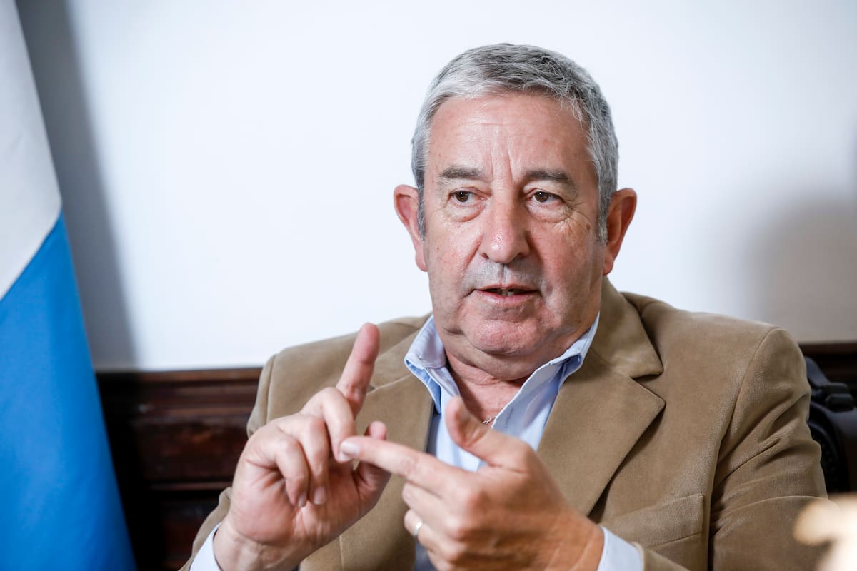 Julio Cleto Cobos volvió a desempatar una votación, esta vez en la cumbre de la UCR en Diputados