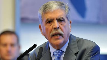 El juez Aguinsky consideró que el grupo vinculado a De Vido blanqueó decenas de millones de dólares en la Argentina