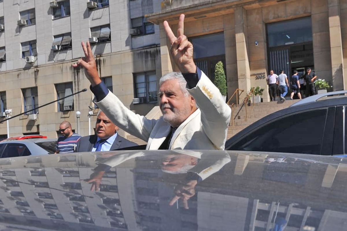 Julio De Vido al salir de Comodoro Py.