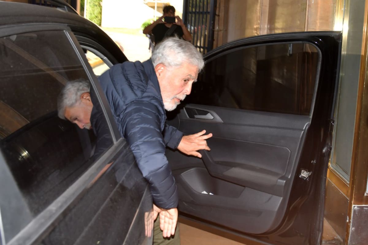 Julio De Vido fue trasladado a su quinta para cumplir con la prisión domiciliaria