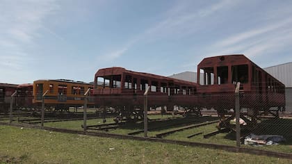 Julio De Vido responsabilizó a Jaime por la millonaria compra de trenes inservibles a España y Portugal