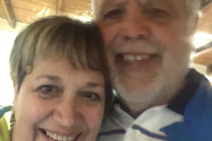 Julio De Vido y su pareja, Alessandra Minnicelli, en su chacra de Zárate