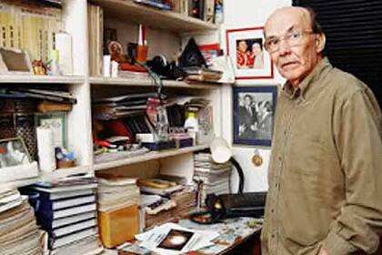 Julio Ernesto Vila, una leyenda del periodismo dedicada al boxeo.