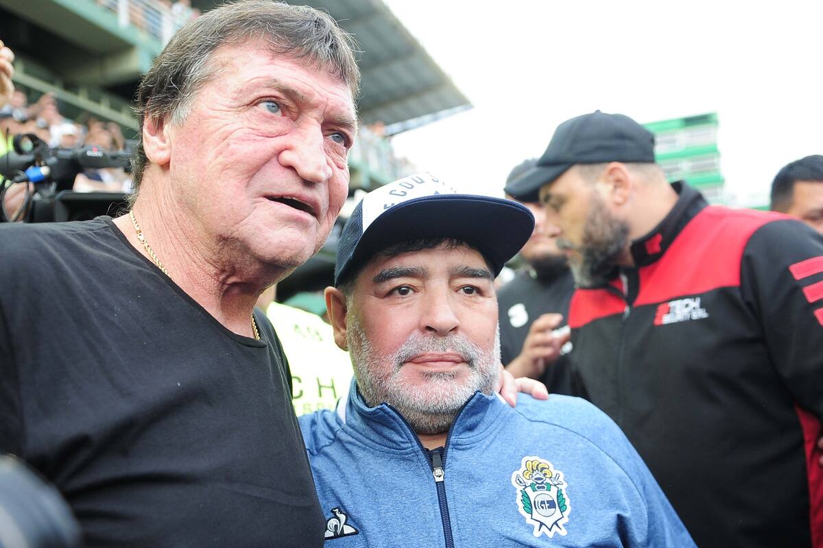 Julio Falcioni y Diego Maradona, frente a frente por segunda vez en cuatro meses; en noviembre jugaron en Banfield