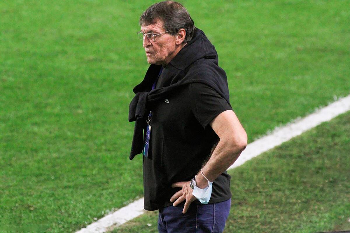 Julio Falcioni y un desafío crucial: el clásico de Avellaneda