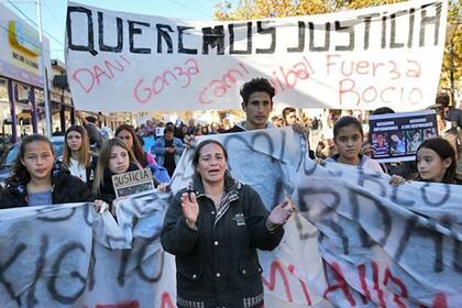 Julio Franco Micucci, jefe de la seccional, está acusado de encubrimiento agravado; finalmente se hará una exhumación