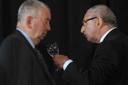 Julio Grondona y Ernesto Cherquis Bialo, en una de las pocos fotos en las que puede vérselos juntos