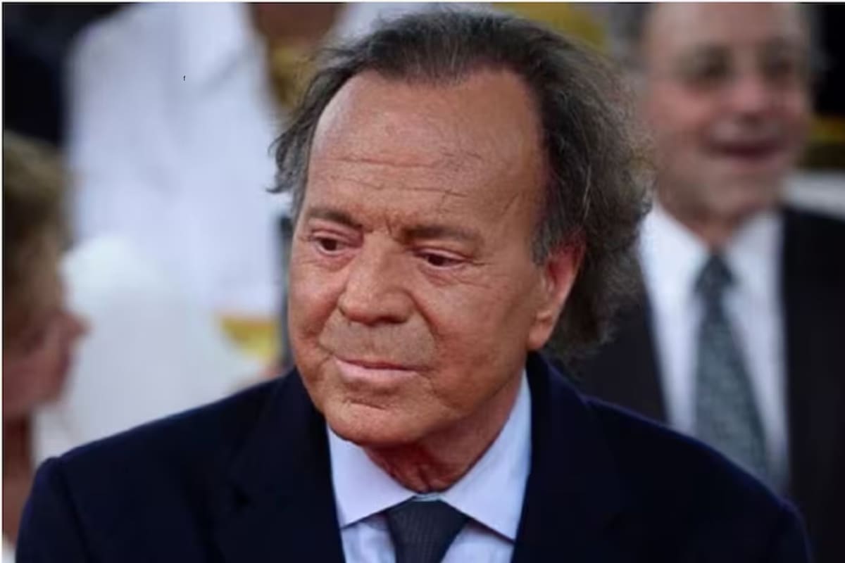 Julio Iglesias, denunciado por dos exempleadas