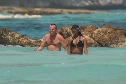 Julio Iglesias en República Dominicana en septiembre de 2010, un mes después de casarse con Miranda Rijnsburger