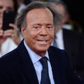Julio Iglesias se compró una casa en un pueblo conocido por tener una fábrica de ataúdes