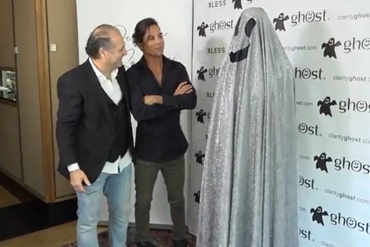 Julio Iglesias Jr. participó en una campaña y le llovieron las críticas.