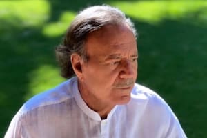 Julio Iglesias padece una osteoblastoma vertebral