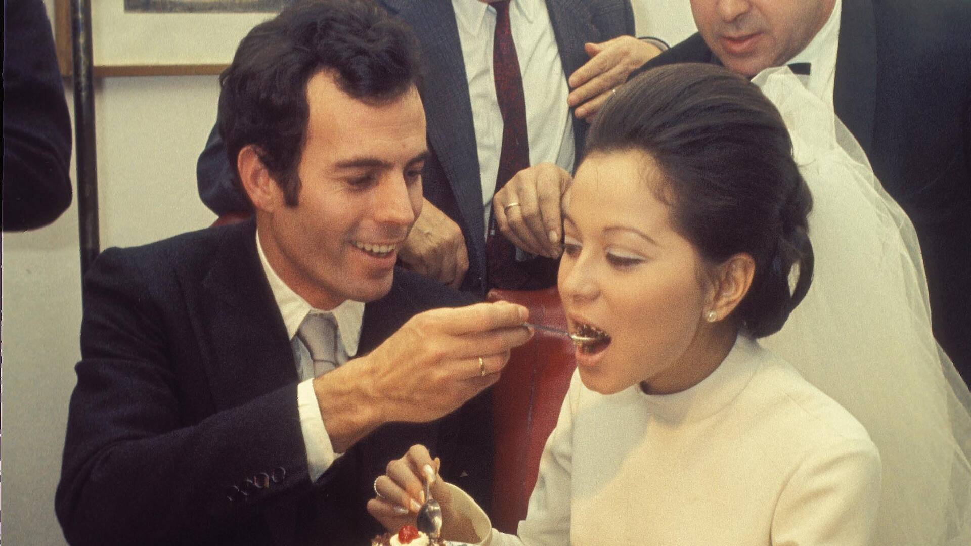 Julio Iglesias salió en defensa de su exmujer Isabel Preysler con quien se casó hace 45 años