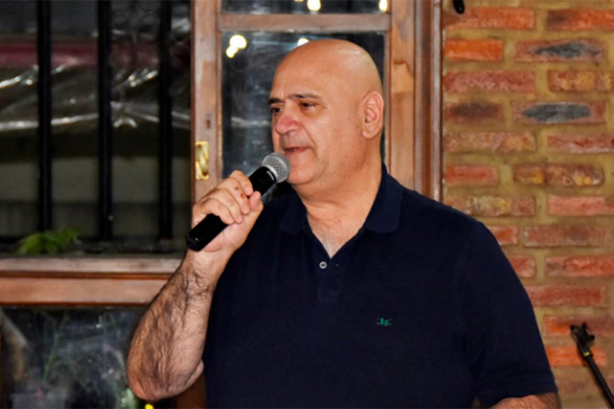 Julio Irigoyen, el tenor que cantaba desde su balcón al comienzo de la pandemia